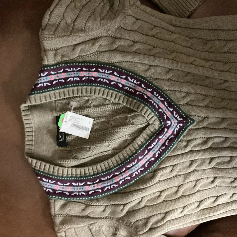 Ralph Lauren Cable Sweater with Patterned V-Neck NWT size S - Picture 3 of 4